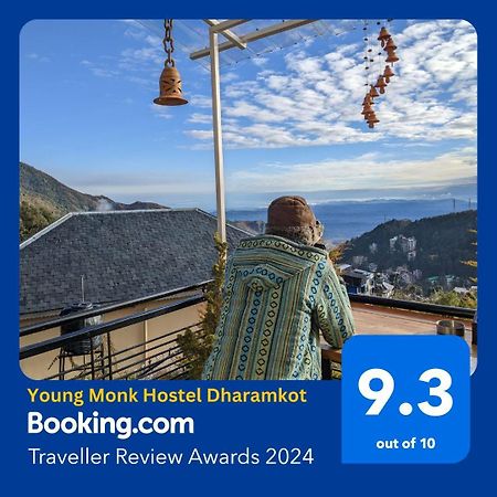 Young Monk Hostel & Cafe Dharamkot แมคลอยด์กันจ์ ภายนอก รูปภาพ