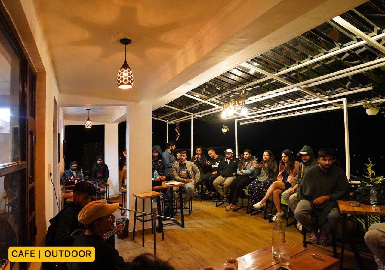 Young Monk Hostel & Cafe Dharamkot แมคลอยด์กันจ์ ภายนอก รูปภาพ